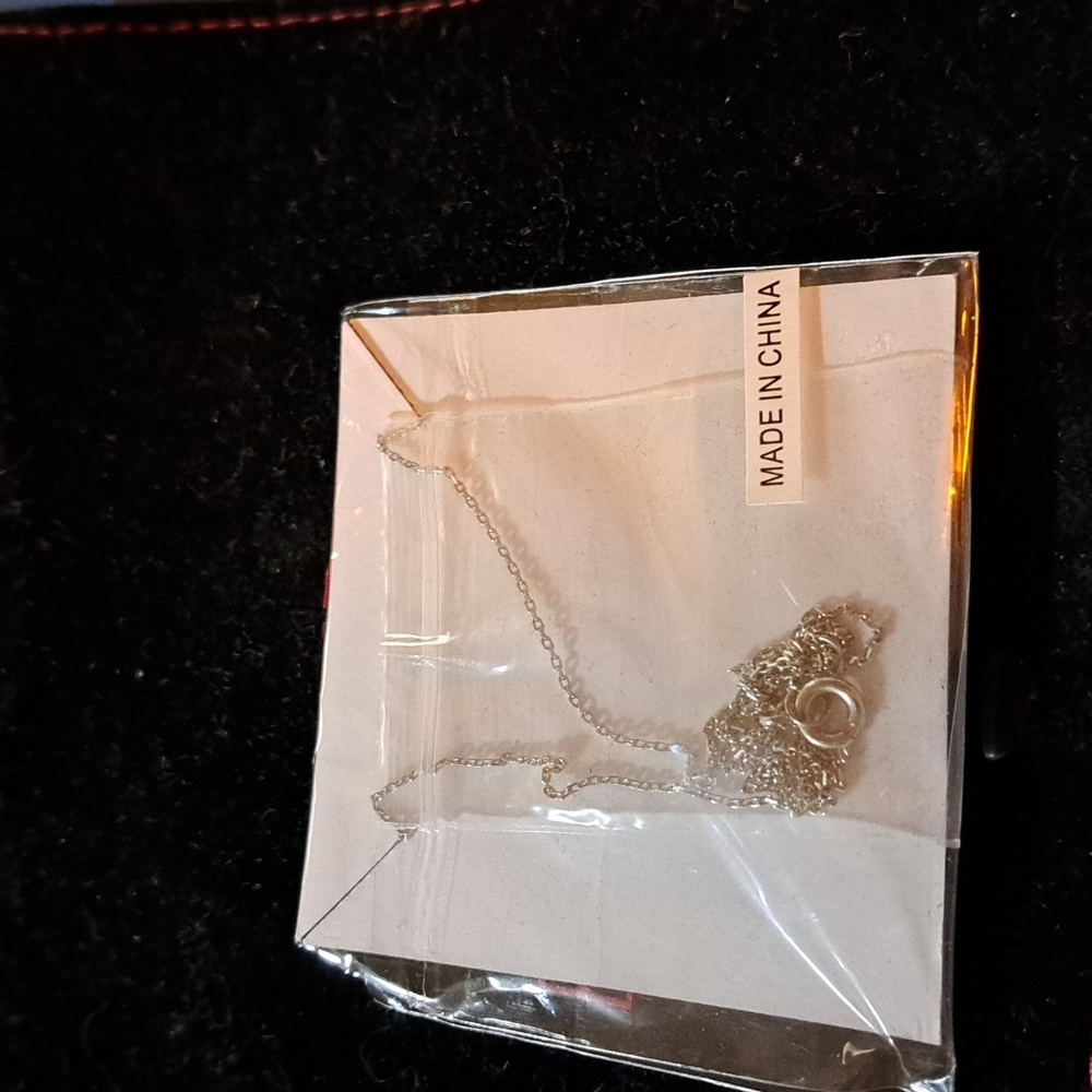 BaubleBar Mini Arrow Pendant Necklace Silver with pouch NWT - Picture 2 of 2